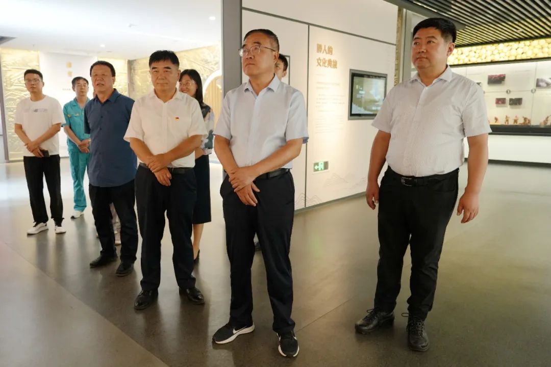 關(guān)注 |寶雞市文化和旅游局局長武云一行蒞臨柳林酒業(yè)集團(tuán)調(diào)研